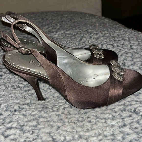 BCBG ladies size 6 brown satin slingback with crystal embellishment - Picture 4 of 8